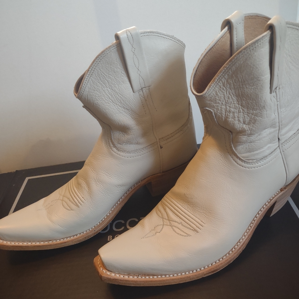 Lucchese Gaby boots, glitz cream,size 8